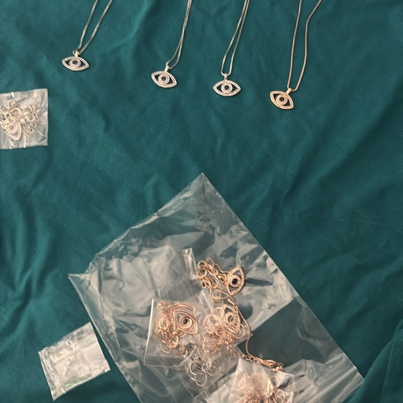 Silver or rose gold evil eye necklace for women - Picture 5 of 5